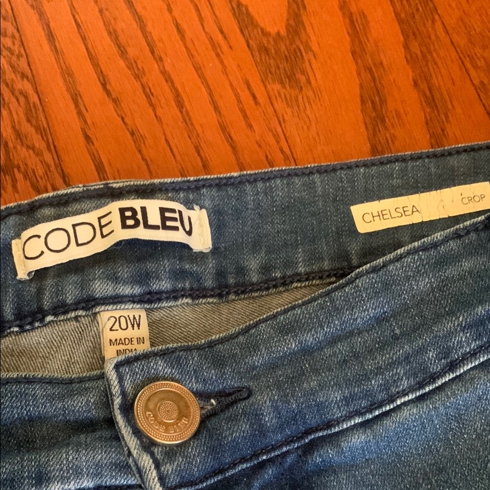 Rafaella Blue Cropped Jeans with Embroidery 20W - Picture 2 of 5